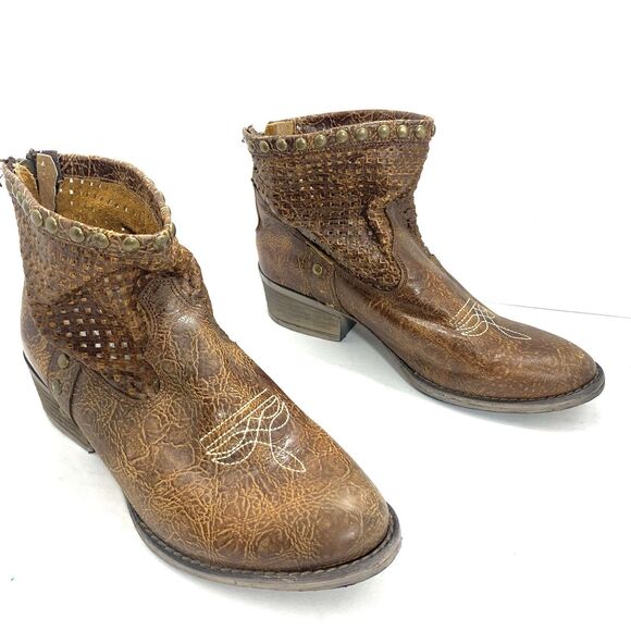 Circle G By Corral Leather Ankle Boots Honey Cut Out & Studs Size 8 Women’s - Picture 11 of 16